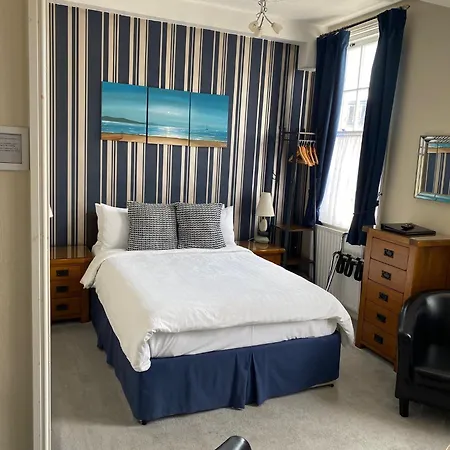 The Leeway Guest house 4*