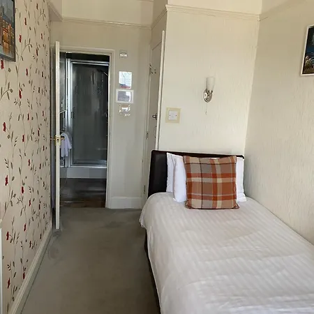 The Leeway Guest house 4*